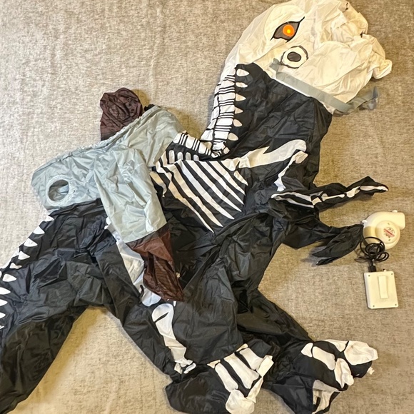 Spooktacular Creations Inflatable Costume for Kids, Riding a Raptor Skeleton - A - Picture 4 of 11
